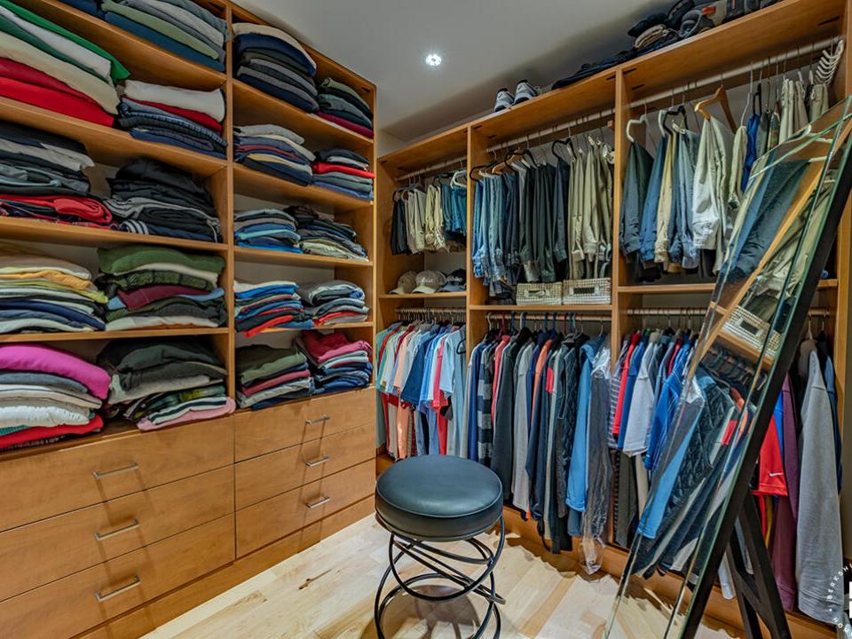 LakefrontHomeOnRainbowLake_WalkinCloset_