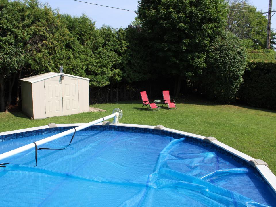 Pool & Yard