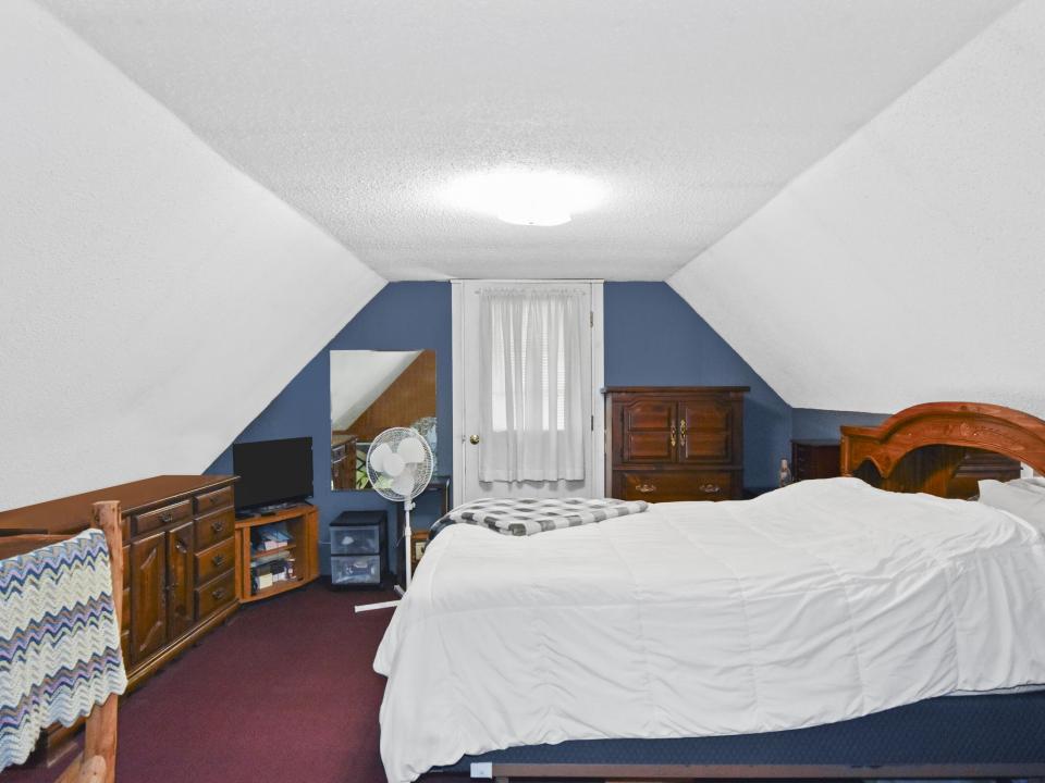 Station Street Chalet Bedroom