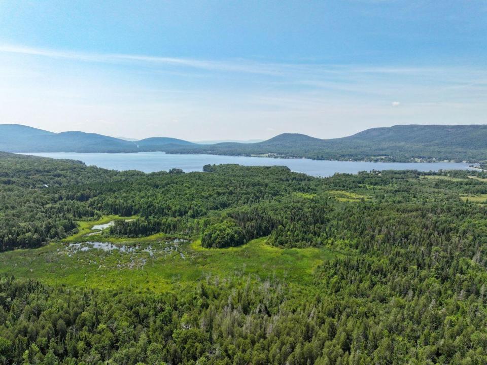 Chazy Lake is nearby