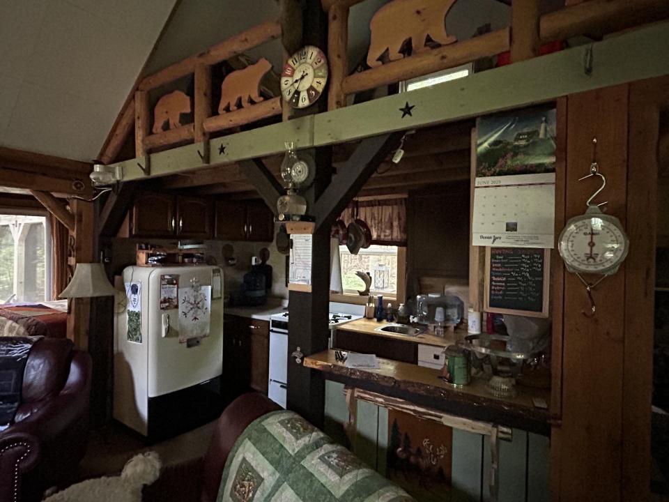 Landry - Bellmont - Camp Camp Interior K