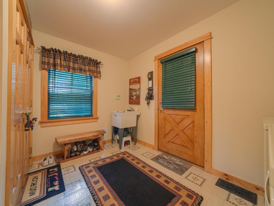 63 Fawn Way-51