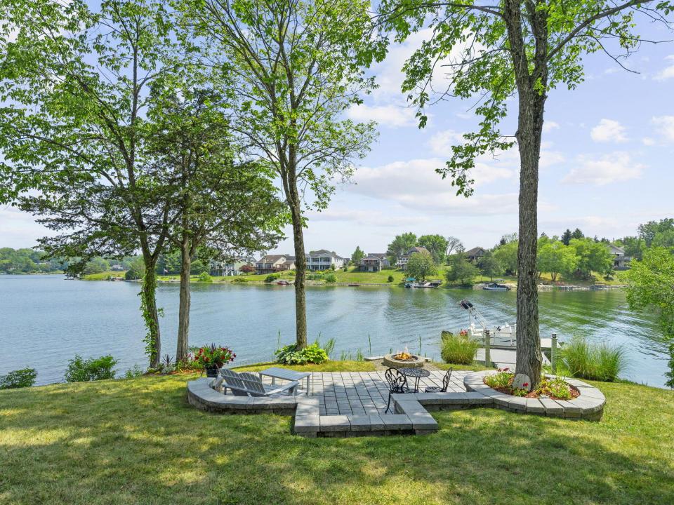 1 - 100-web-or-mls-108-whitney-point