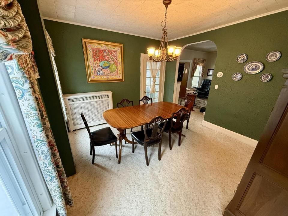 219 Park Ave dining 2