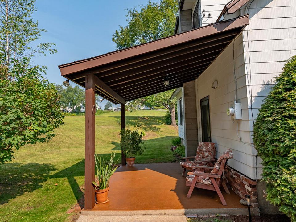 CharmingHomeInPiercefield_CoveredPorch