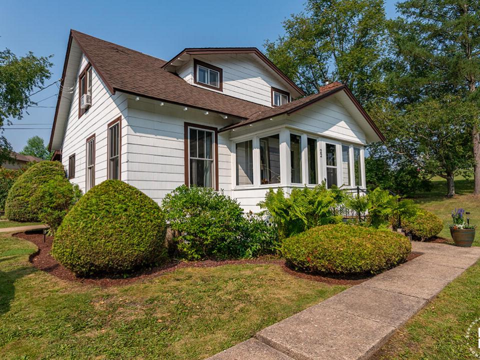 CharmingHomeInPiercefield_Exterior_Close