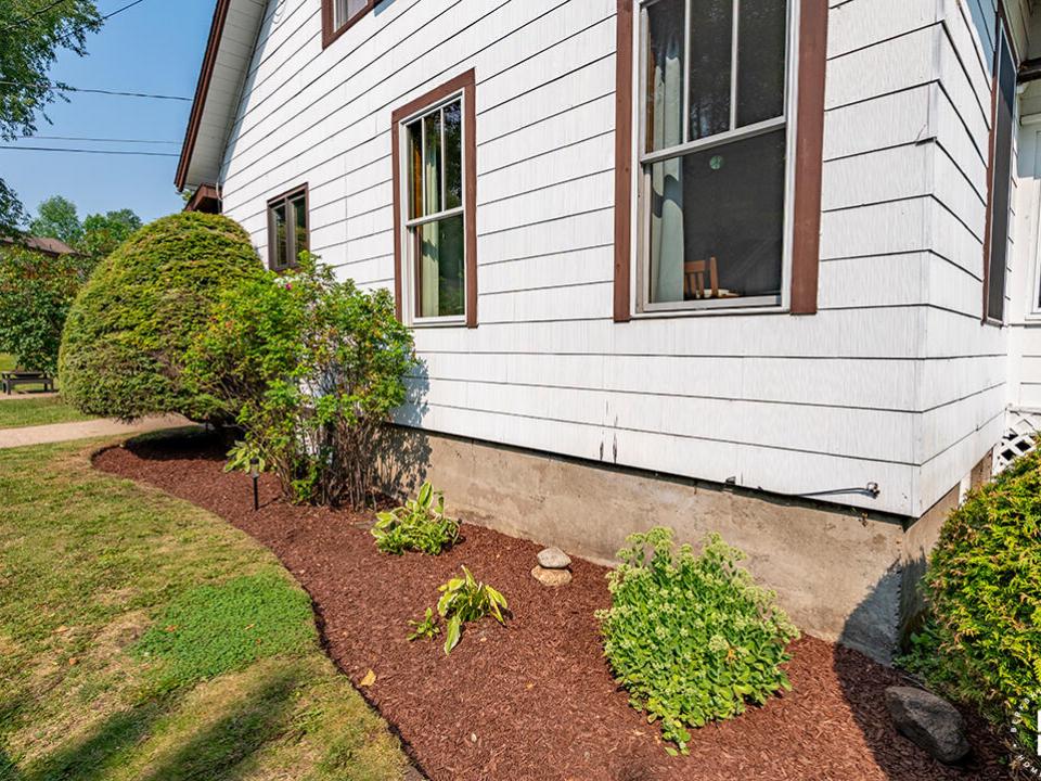 CharmingHomeInPiercefield_Garden_Side