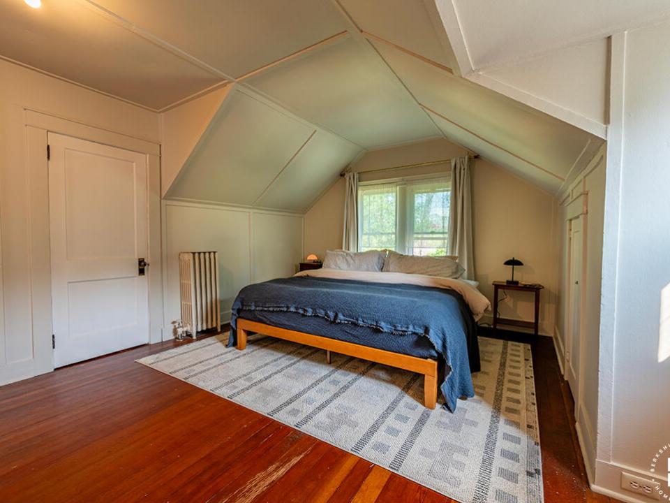 CharmingHomeInPiercefield_Bedroom1_R