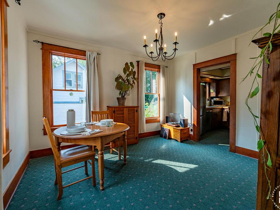 CharmingHomeInPiercefield_DR_L