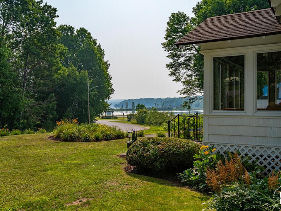 CharmingHomeInPiercefield_Exterior_To_Pi