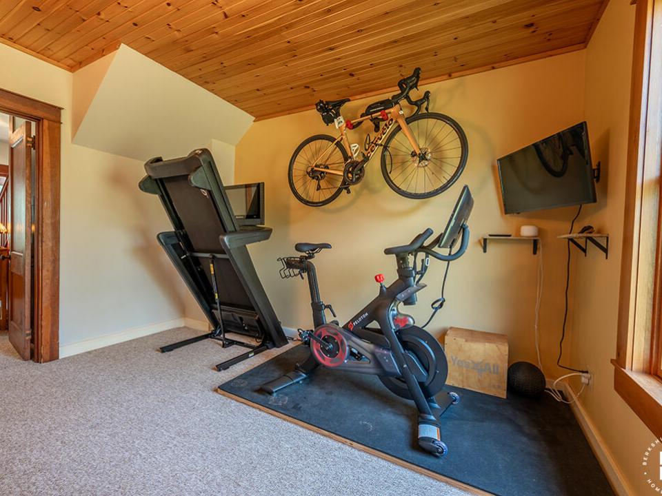 CharmingHomeInPiercefield_Gym