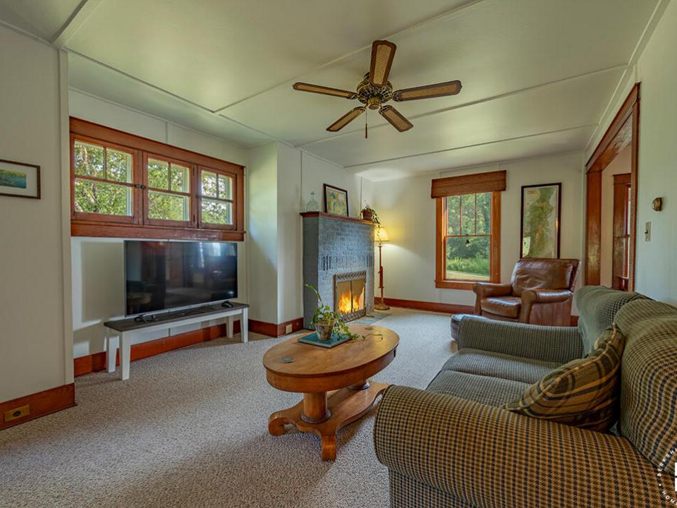 CharmingHomeInPiercefield_LR_L