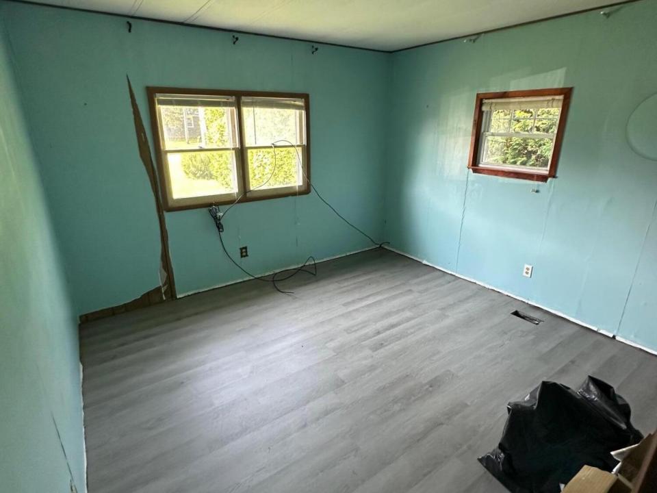 14 Columbus Dr bed 1