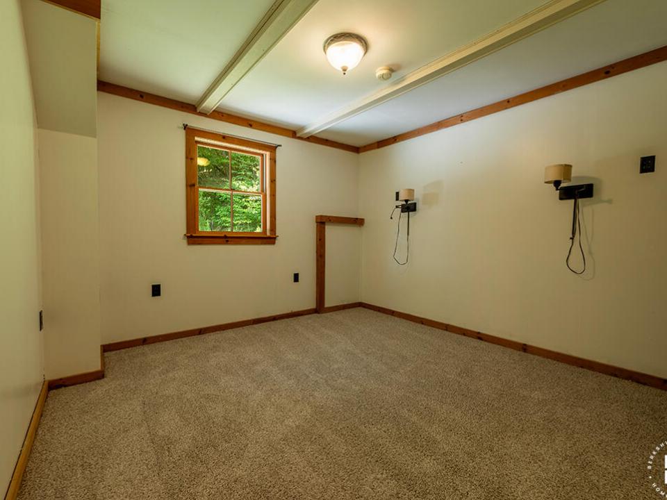 HomeInWilmington_Bedroom2_From_Doorway