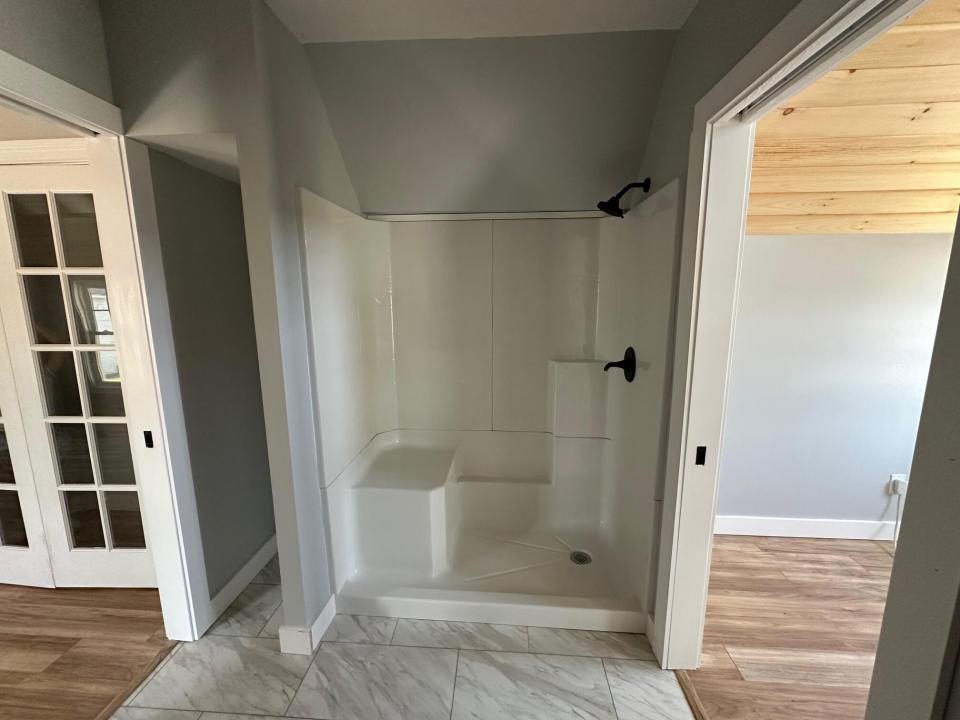 24 Riverside bath up 1