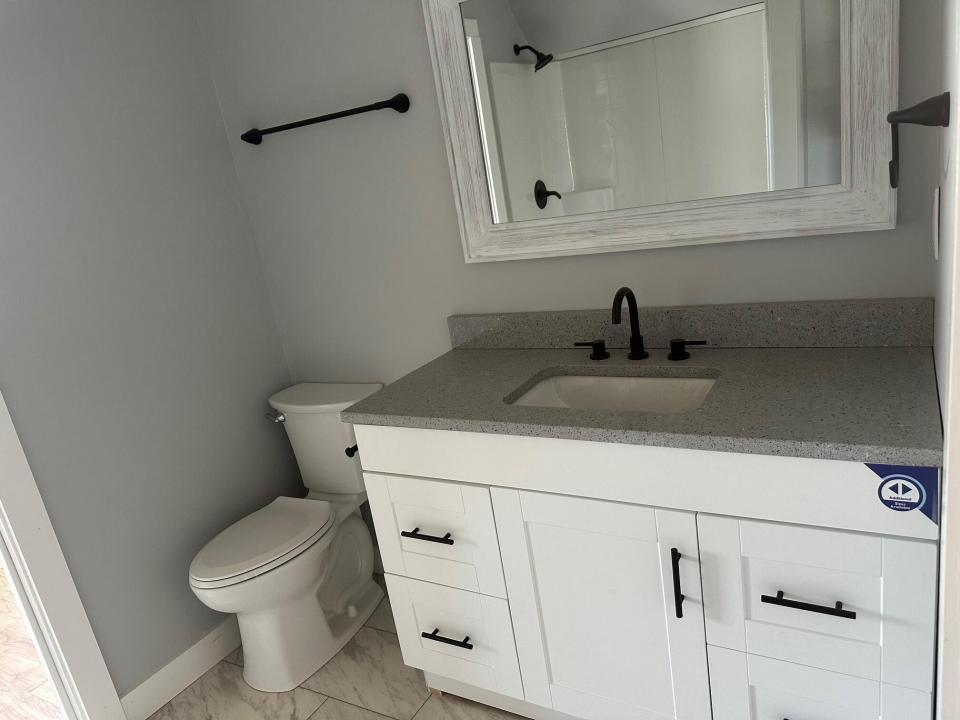 24 Riverside bath up