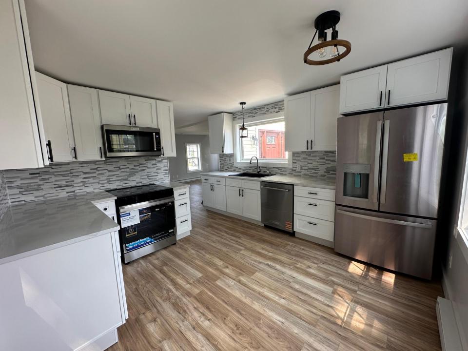 24 Riverside kitchen 2