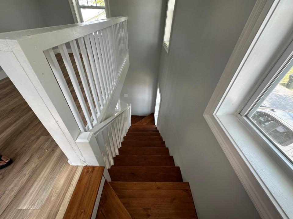 24 Riverside stairs