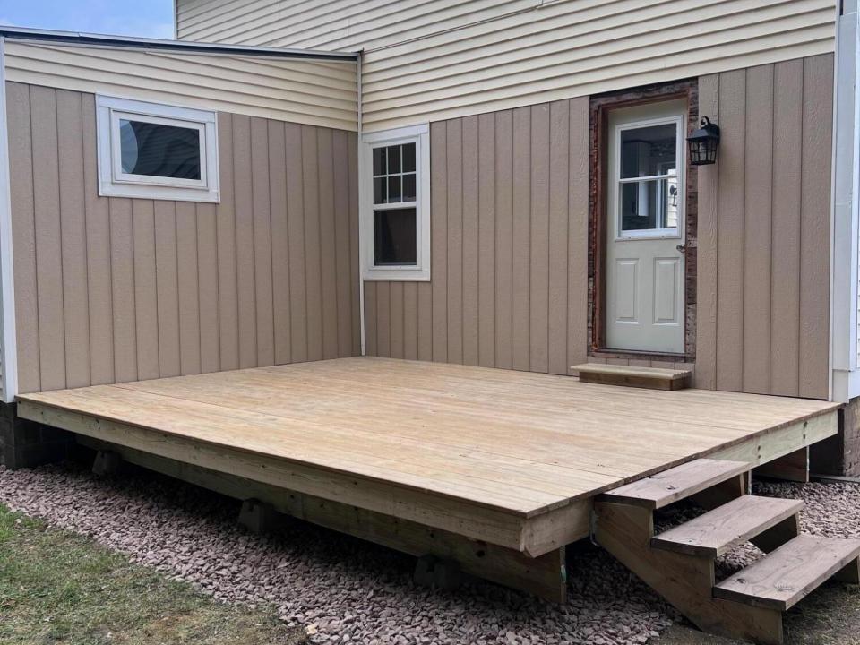 24 Riverside deck