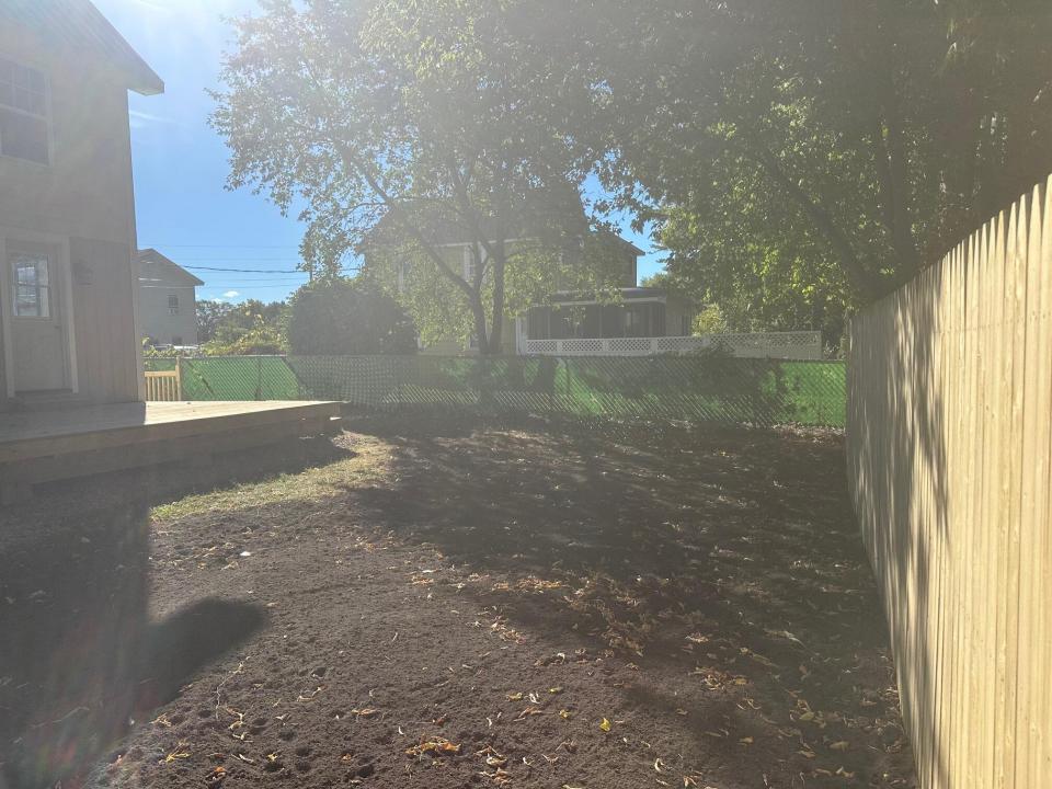 24 Riverside Ave Fence 1