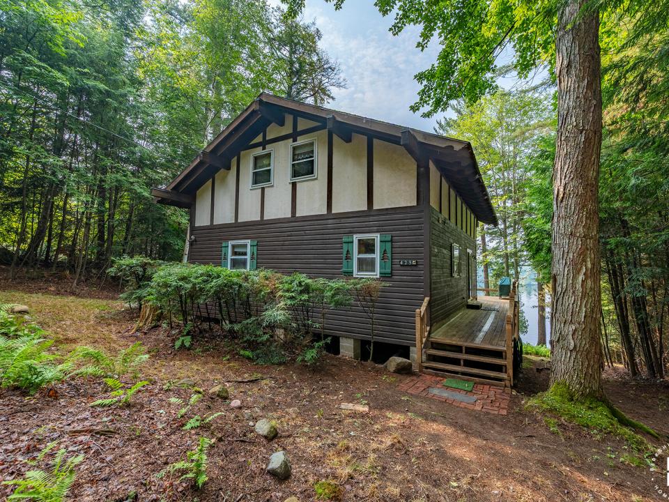 GilpinBayHomeOnUpperSaranac_Exterior