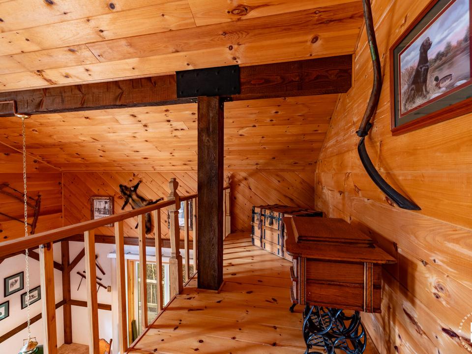 GilpinBayHomeOnUpperSaranac_Loft