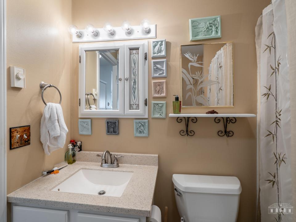 39 Oak Ln LL-23