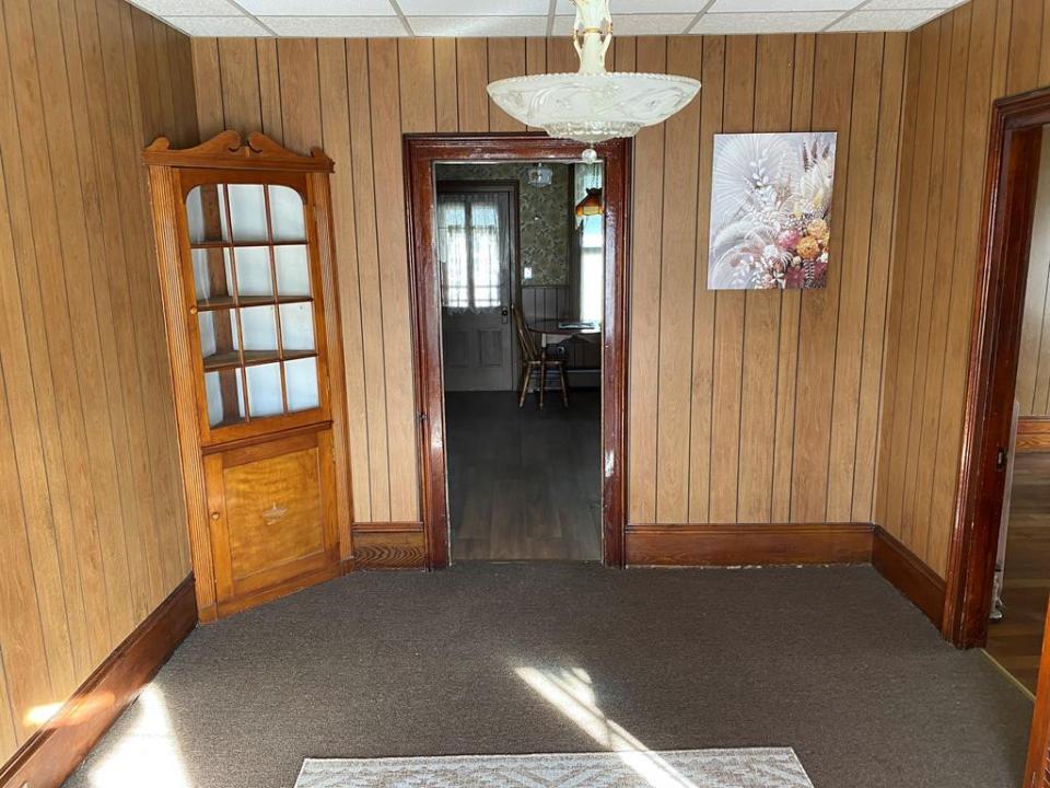 Additional dining room