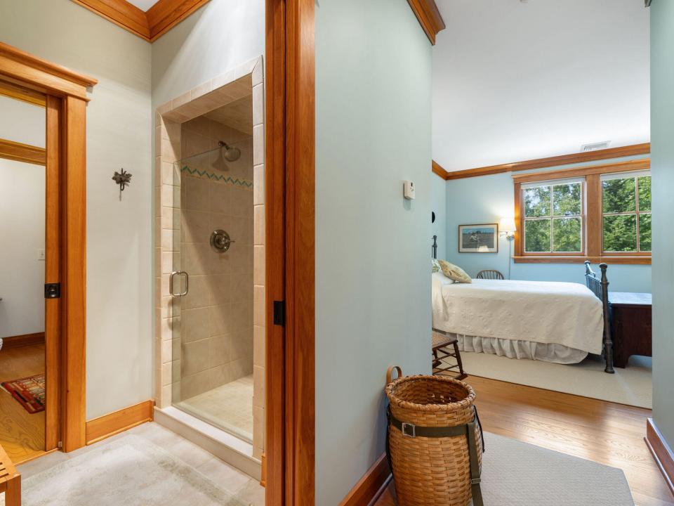 Bathroom1