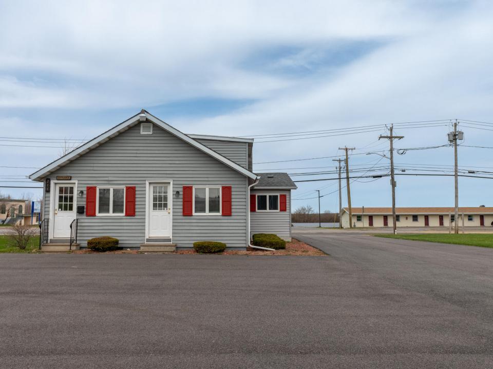 Exterior 4