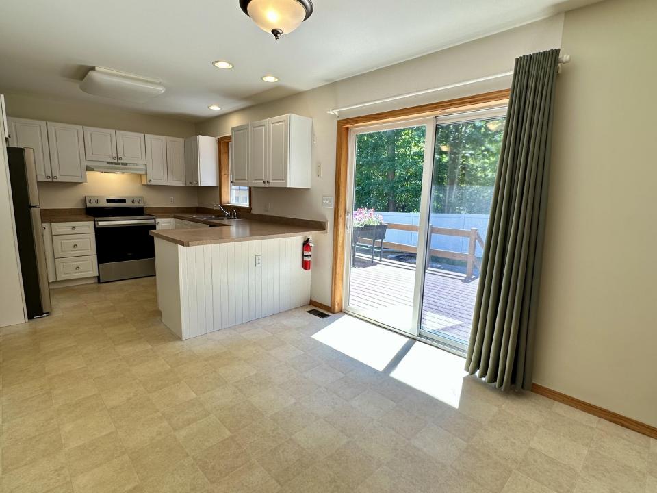 Eat-in Kitchen Area
