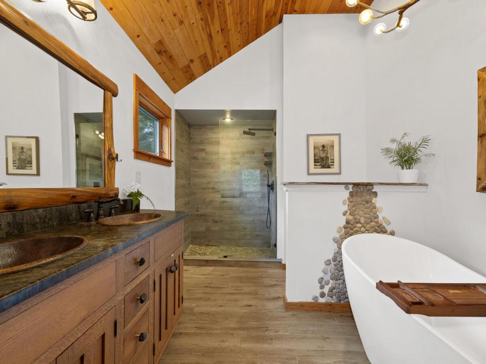 76-Saddle-Back-Way-Lake-Placid-NY-12946-