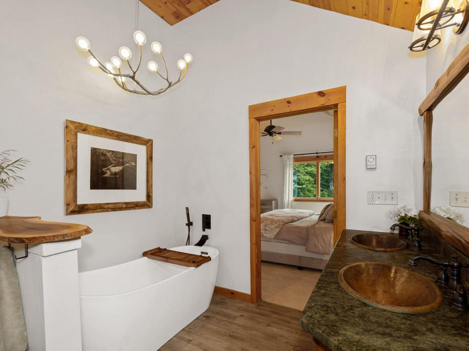 76-Saddle-Back-Way-Lake-Placid-NY-12946-