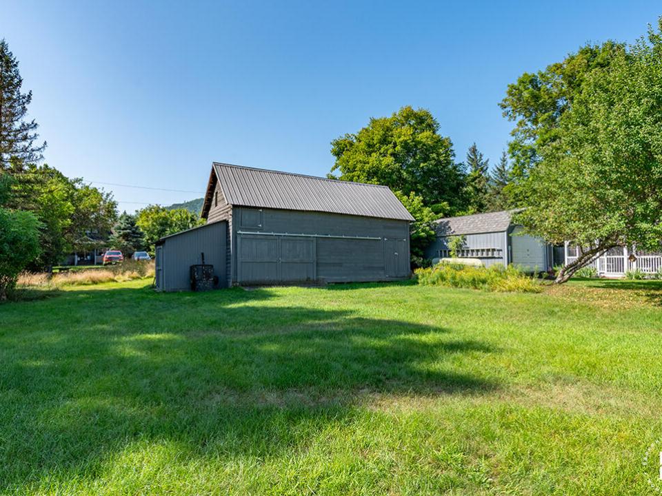 KeeneValleyHomeOnAdirondack_BackYard_Bar