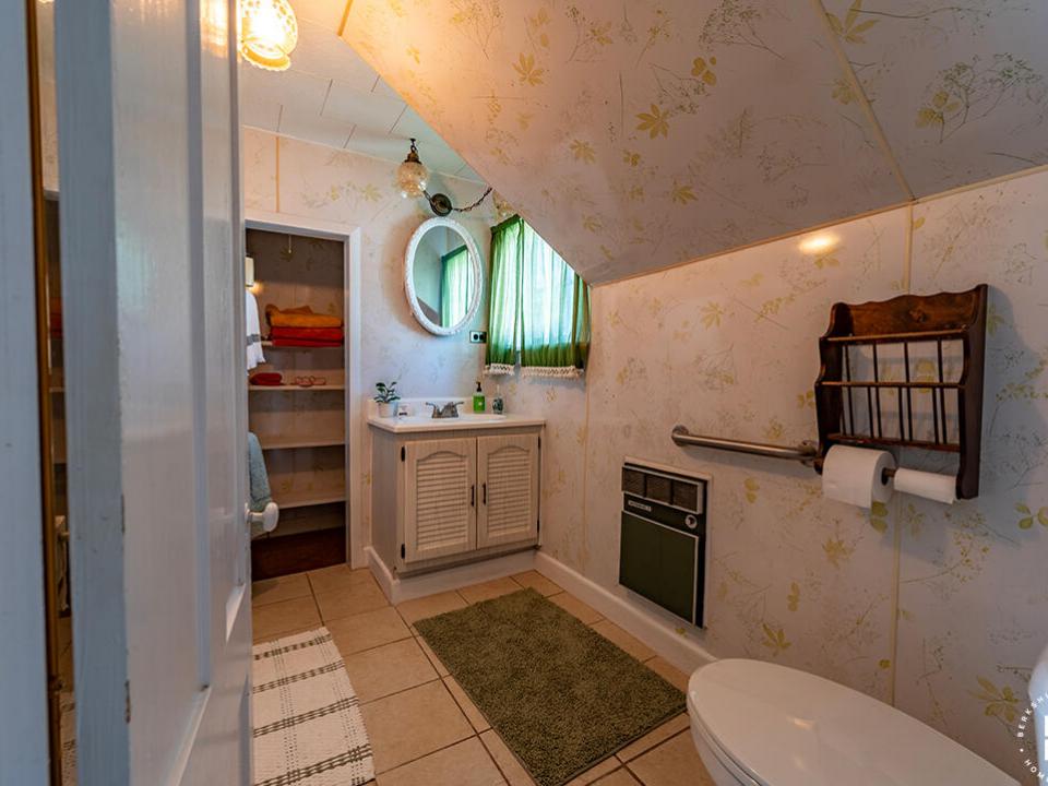 KeeneValleyHomeOnAdirondack_Bathroom