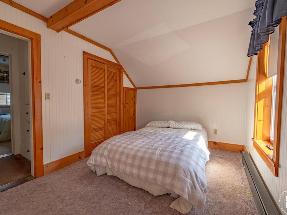 KeeneValleyHomeOnAdirondack_Bedroom1_Clo
