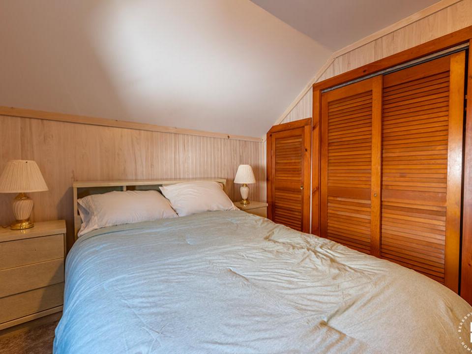 KeeneValleyHomeOnAdirondack_Bedroom2_Clo