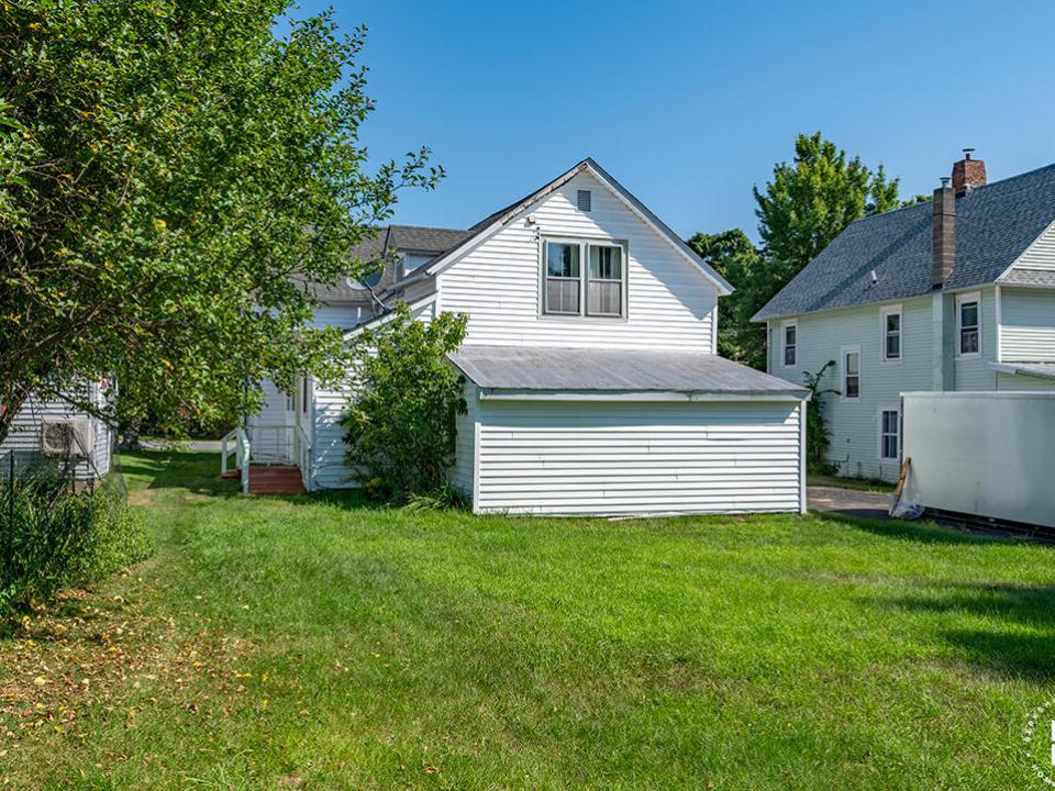 KeeneValleyHomeOnAdirondack_Exterior_Bac