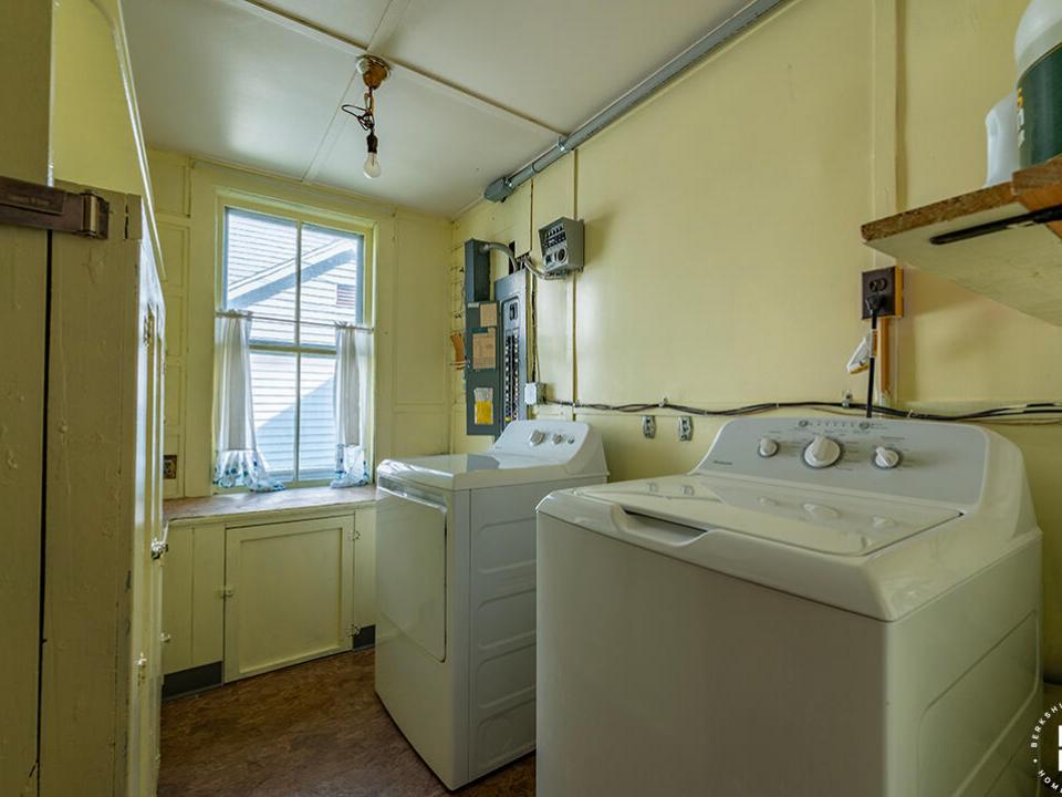 KeeneValleyHomeOnAdirondack_Laundry
