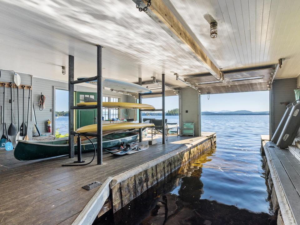 Iroquois_Intr-BoatHouse