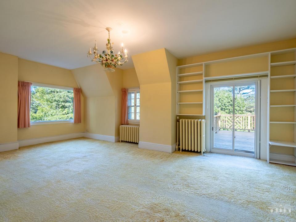 58 Interlaken Ave LP-52