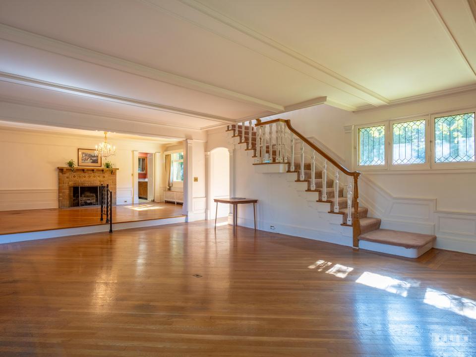 58 Interlaken Ave LP-31