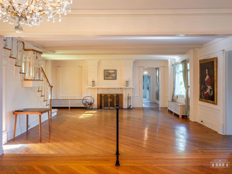 58 Interlaken Ave LP-36