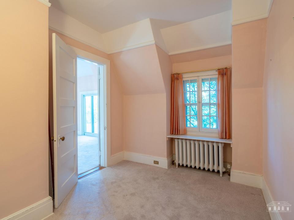 58 Interlaken Ave LP-63