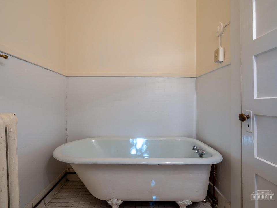 58 Interlaken Ave LP-65