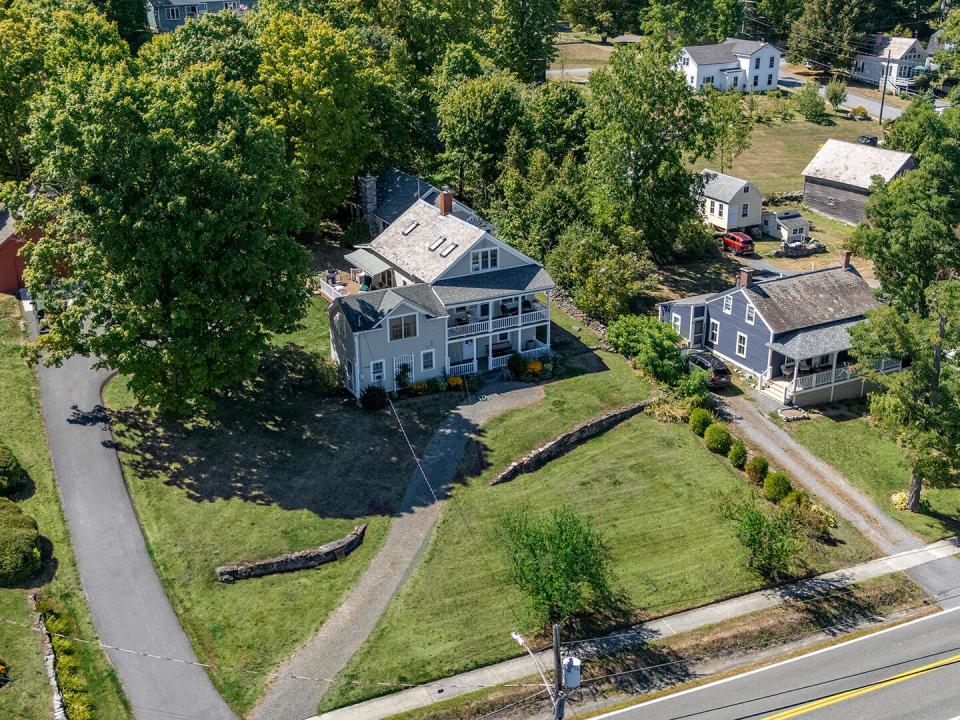 EssexHomeWithLakeViews_A_Property_RS_L