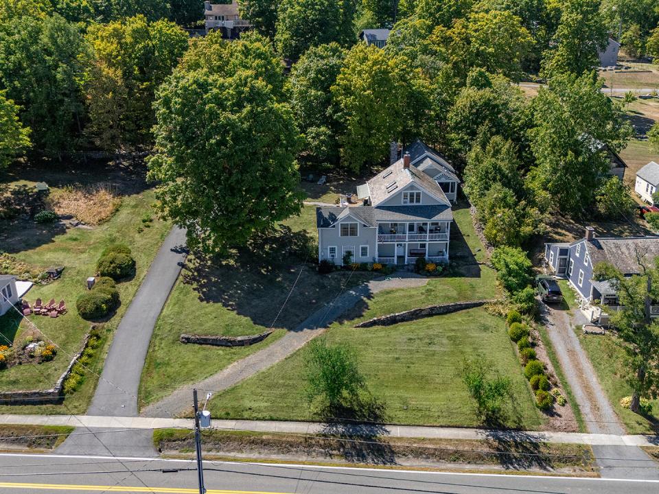 EssexHomeWithLakeViews_A_Property_RS_M