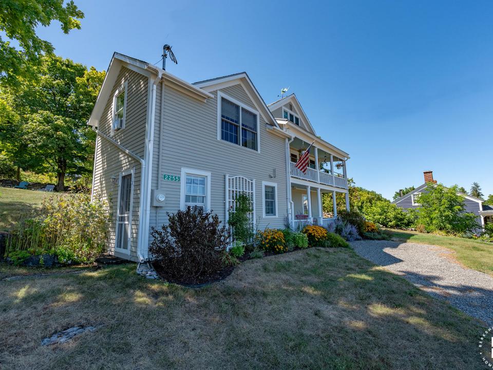 EssexHomeWithLakeViews_Exterior_Front_L