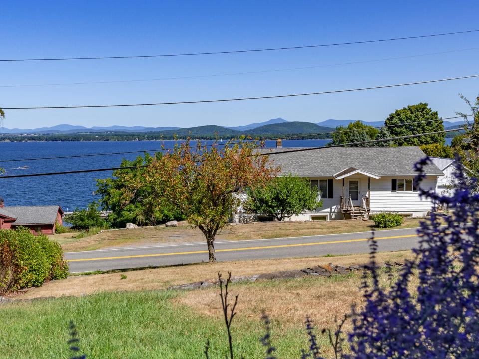 EssexHomeWithLakeViews_LowerLevel_Covere