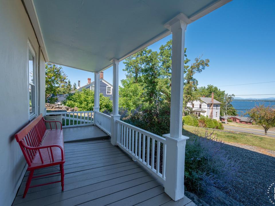 EssexHomeWithLakeViews_LowerLevel_Covere